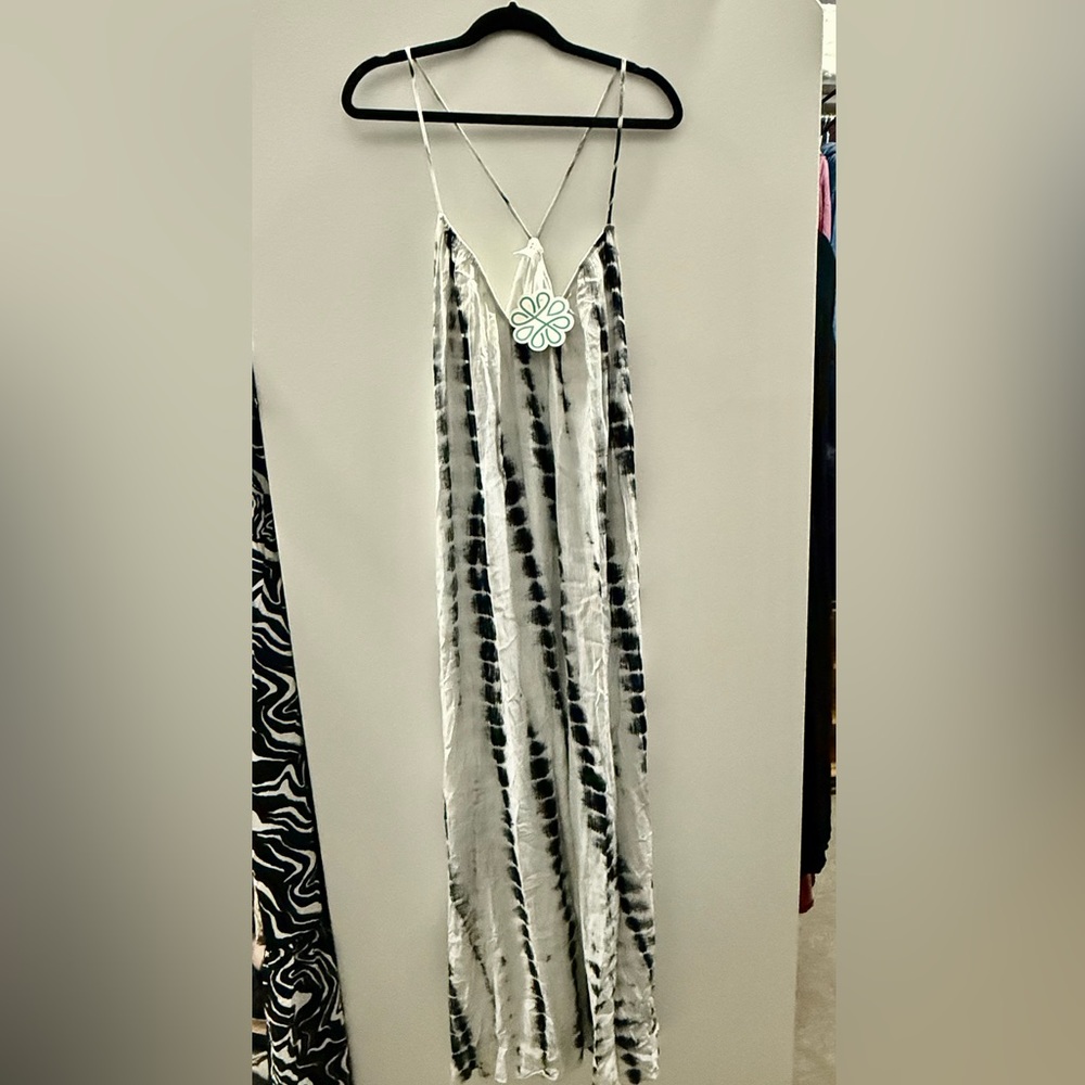 FINAL PRICE - NWT tie dye maxi dress🍄
